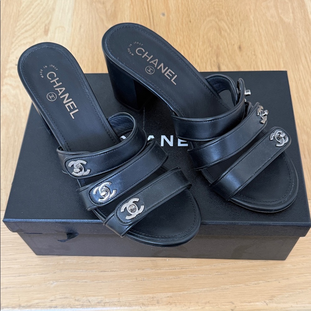 CHANEL Black Triple-Strap Leather Mules with Silver CC Logos - Picture 2 of 5